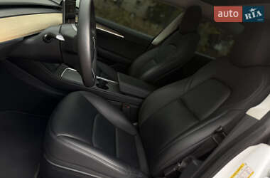 Седан Tesla Model 3 2021 в 