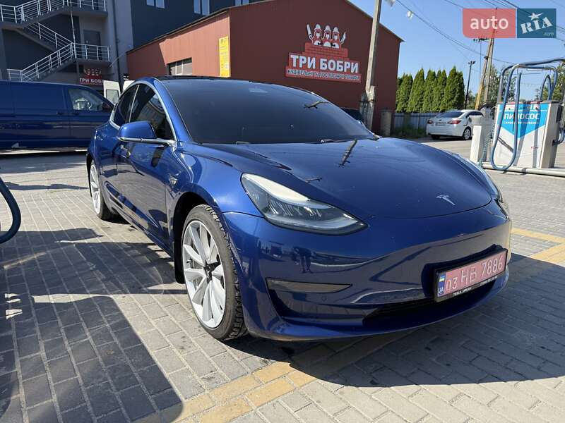 Седан Tesla Model 3 2019 в 