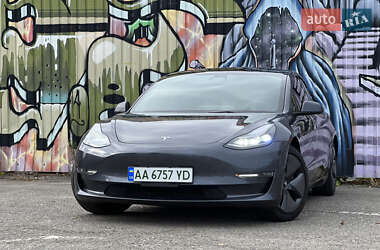 Седан Tesla Model 3 2023 в Києві