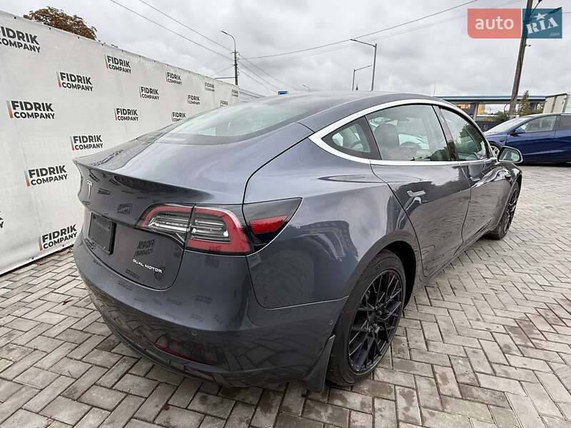 Седан Tesla Model 3 2020 в Луцьку
