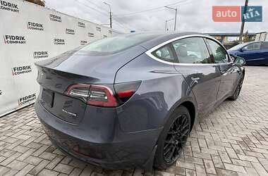 Седан Tesla Model 3 2020 в 