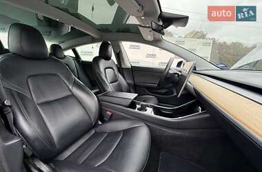 Седан Tesla Model 3 2020 в 