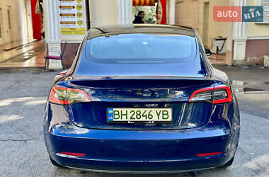 Седан Tesla Model 3 2019 в 