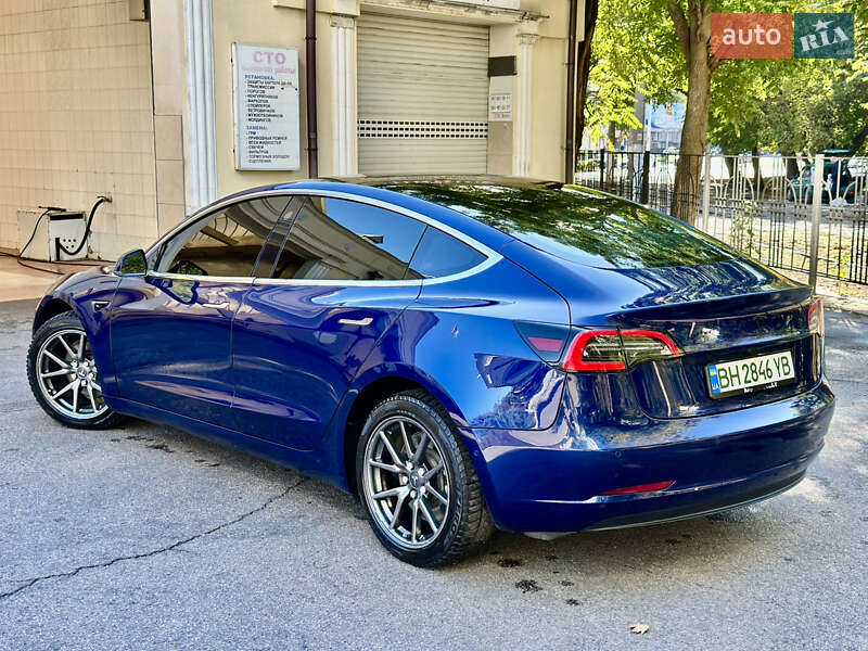 Седан Tesla Model 3 2019 в Одесі