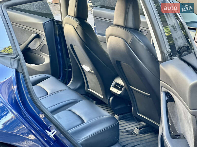Седан Tesla Model 3 2019 в Одесі