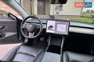 Седан Tesla Model 3 2020 в 