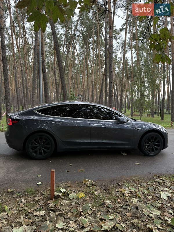 Седан Tesla Model 3 2018 в Києві