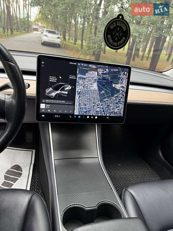 Седан Tesla Model 3 2018 в Києві