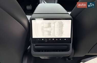 Седан Tesla Model 3 2024 в 