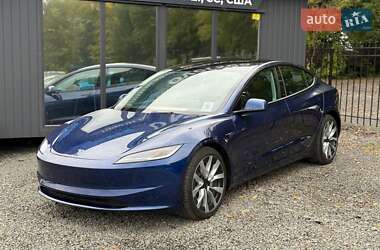 Седан Tesla Model 3 2024 в 