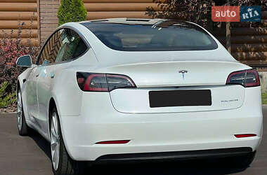 Седан Tesla Model 3 2019 в 