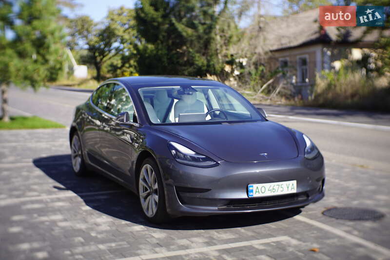 Седан Tesla Model 3 2019 в Ужгороде