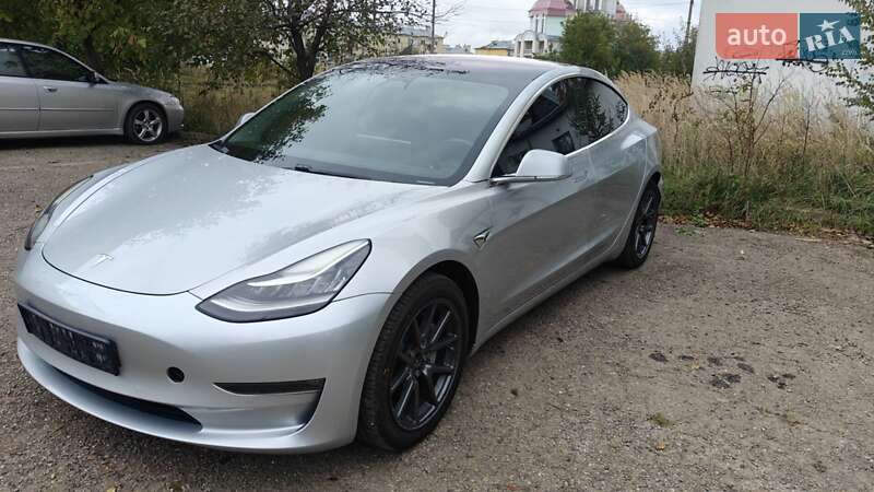 Седан Tesla Model 3 2018 в Самборе