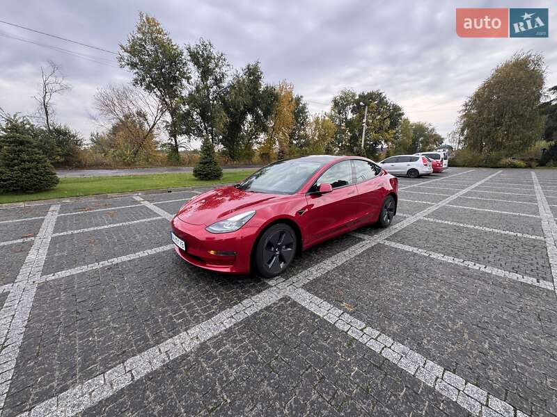 Седан Tesla Model 3 2021 в Пирятині