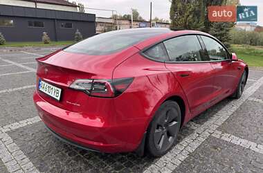 Седан Tesla Model 3 2021 в 