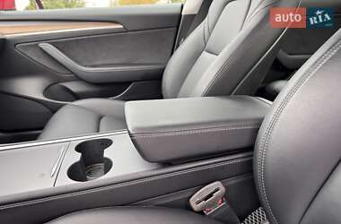 Седан Tesla Model 3 2021 в 