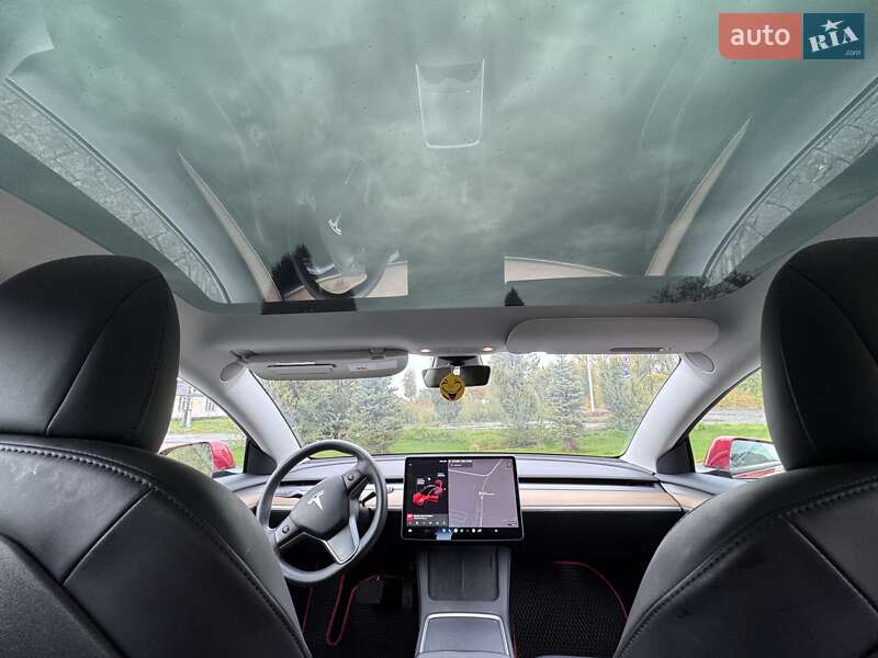Седан Tesla Model 3 2021 в Пирятині