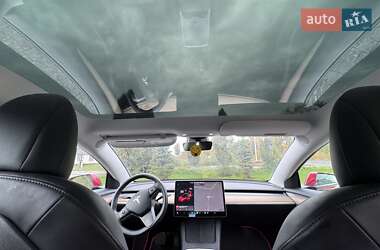 Седан Tesla Model 3 2021 в 