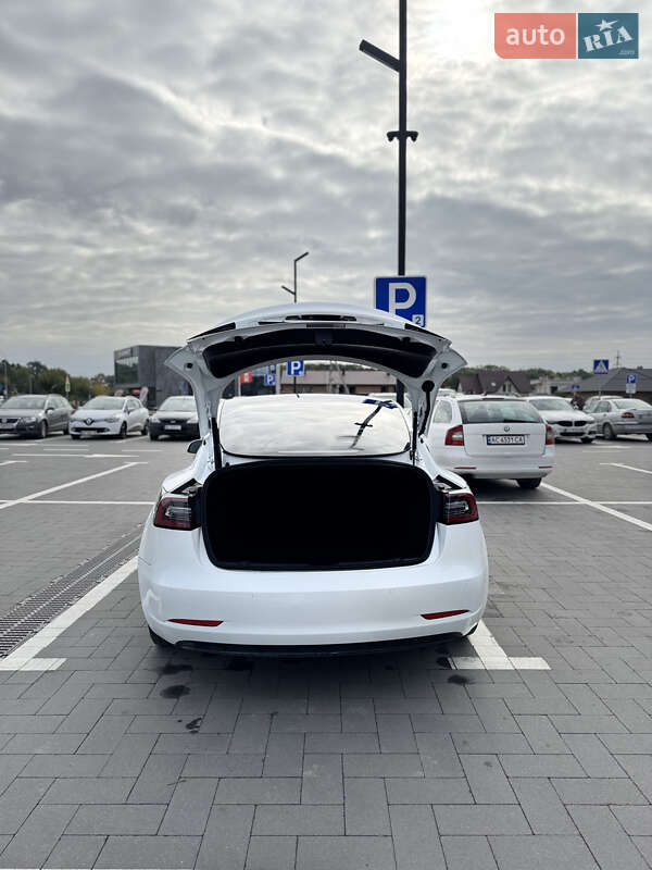 Седан Tesla Model 3 2021 в Луцьку фото 4 Седан Tesla Model 3 2021 в Луцьку