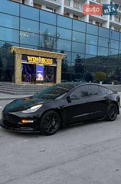 Седан Tesla Model 3 2018 в Киеве