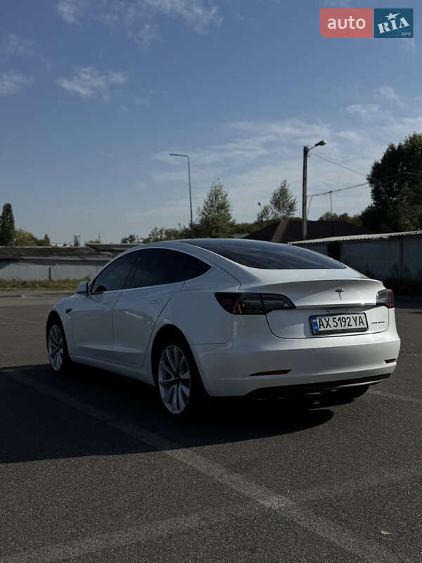 Седан Tesla Model 3 2018 в Харкові