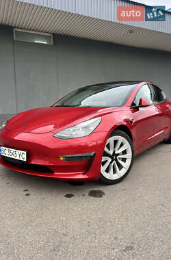 Седан Tesla Model 3 2022 в 