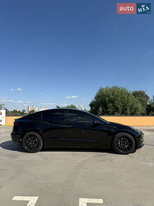 Седан Tesla Model 3 2019 в Києві