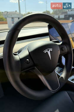 Седан Tesla Model 3 2019 в 