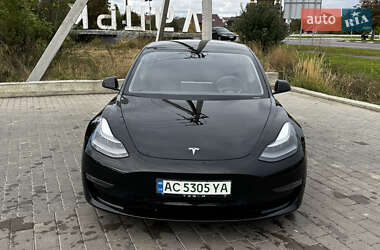 Седан Tesla Model 3 2021 в 