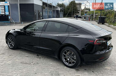 Седан Tesla Model 3 2021 в 