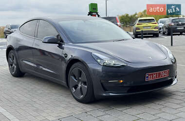 Седан Tesla Model 3 2023 в Ровно