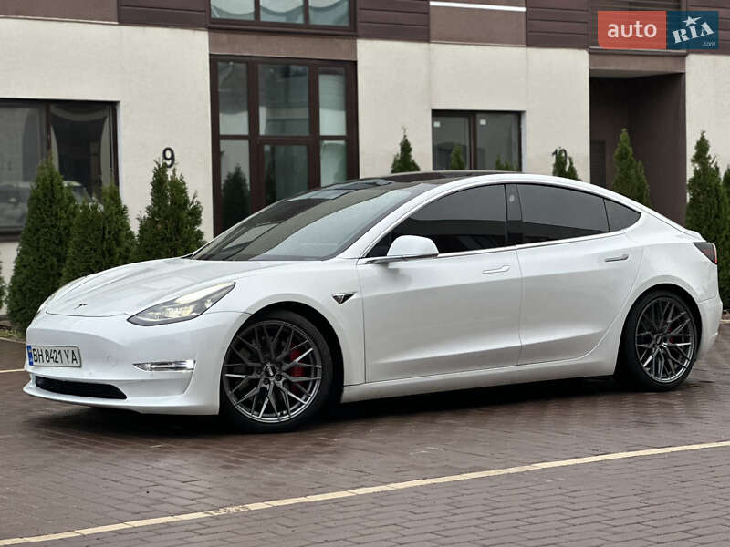 Седан Tesla Model 3 2019 в Одесі