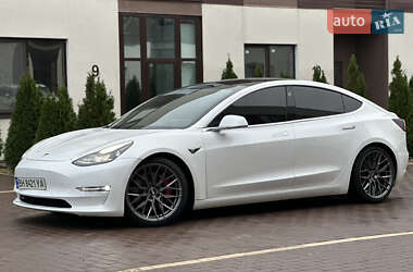 Седан Tesla Model 3 2019 в 