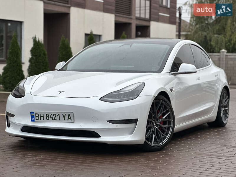 Tesla Model 3 2019