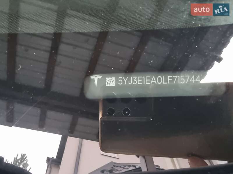 Седан Tesla Model 3 2020 в Ірпені