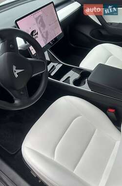 Седан Tesla Model 3 2019 в 