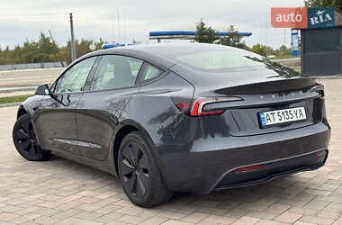Седан Tesla Model 3 2024 в 