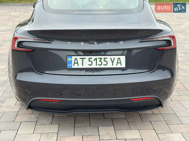 Седан Tesla Model 3 2024 в Івано-Франківську
