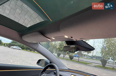 Седан Tesla Model 3 2024 в 