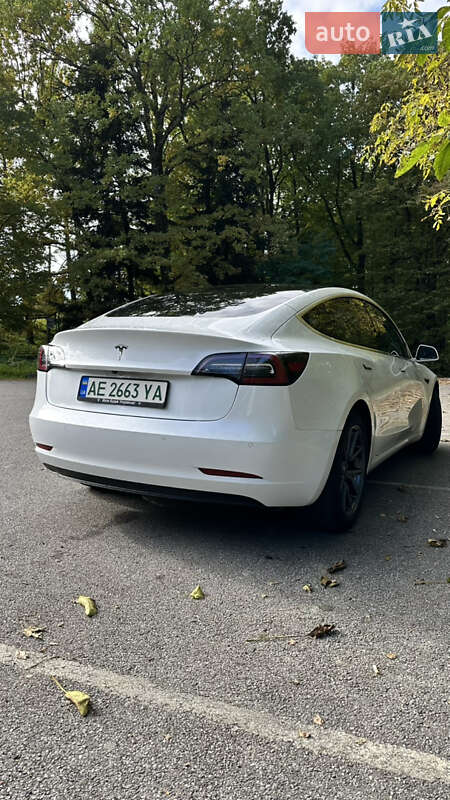 Седан Tesla Model 3 2019 в Трускавце