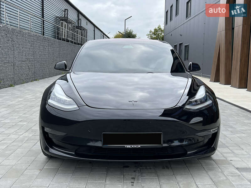 Седан Tesla Model 3 2019 в Луцке
