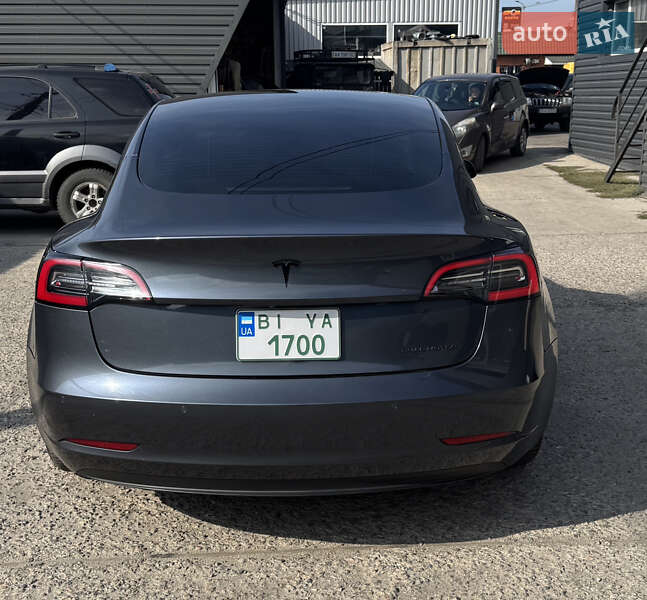 Седан Tesla Model 3 2020 в Полтаві