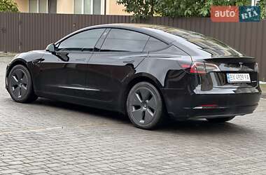 Седан Tesla Model 3 2022 в 