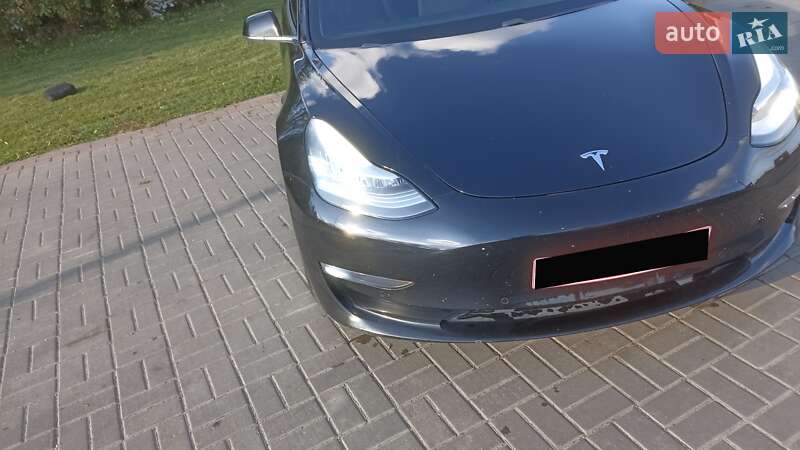Седан Tesla Model 3 2019 в Луцьку