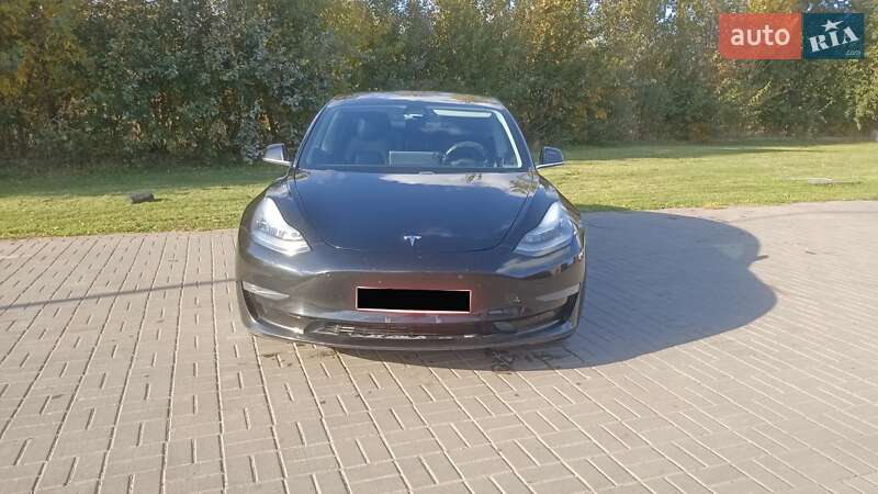 Седан Tesla Model 3 2019 в Луцьку