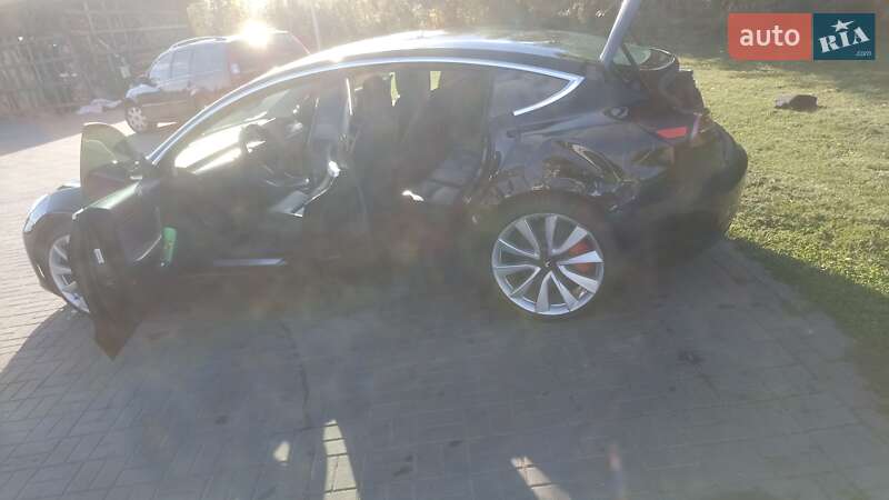 Седан Tesla Model 3 2019 в Луцьку