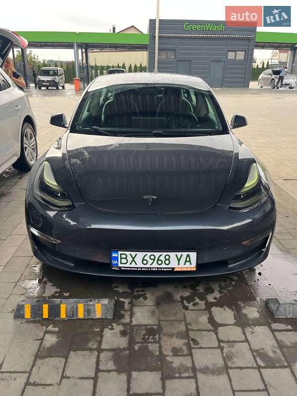 Седан Tesla Model 3 2021 в Хмельницькому