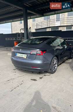 Седан Tesla Model 3 2021 в 