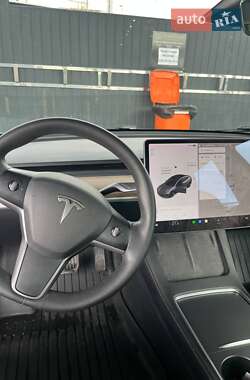 Седан Tesla Model 3 2021 в 