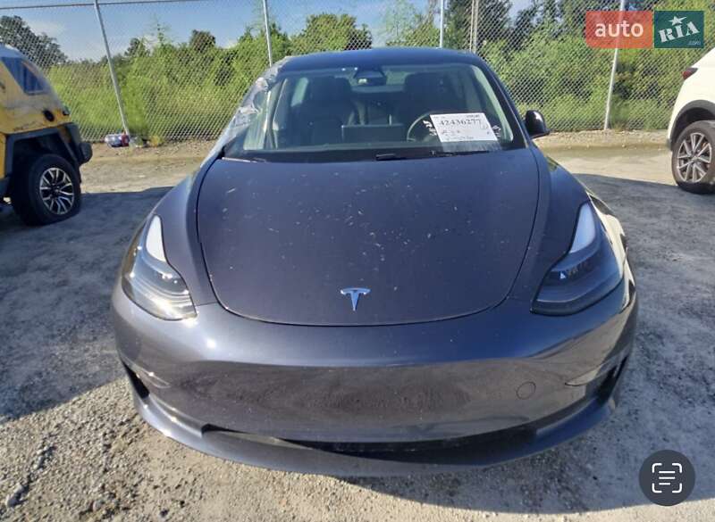 Седан Tesla Model 3 2023 в Одессе